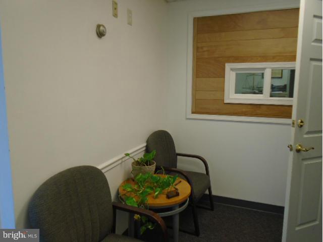 RIVERTOWNE SUITES OFFICE - Commercial Lease