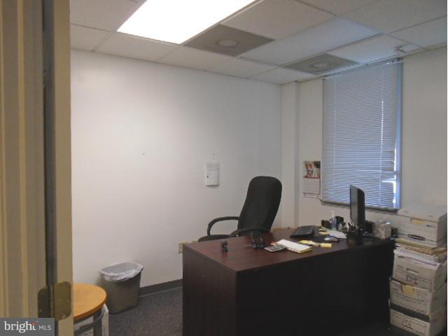 RIVERTOWNE SUITES OFFICE - Commercial Lease