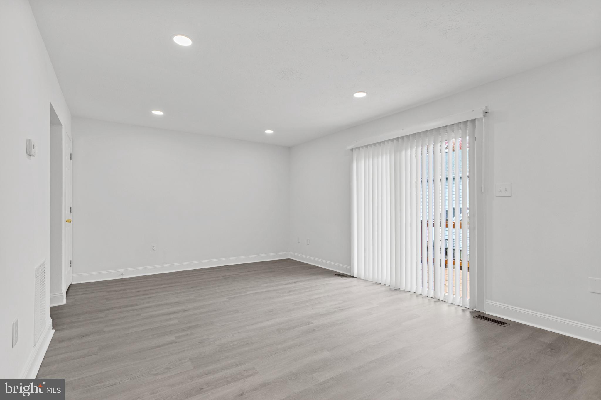 CHARLESTON TERRACE LA PLATA - Residential