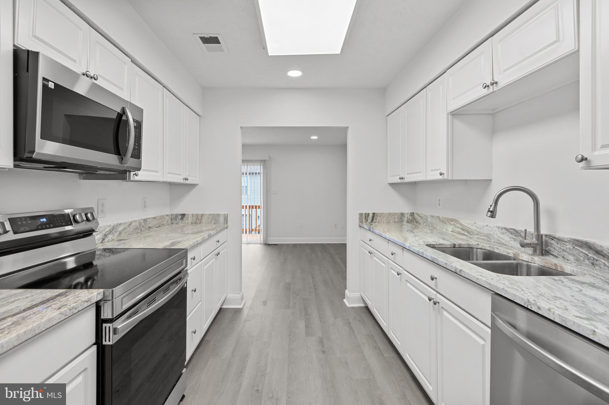 CHARLESTON TERRACE LA PLATA - Residential