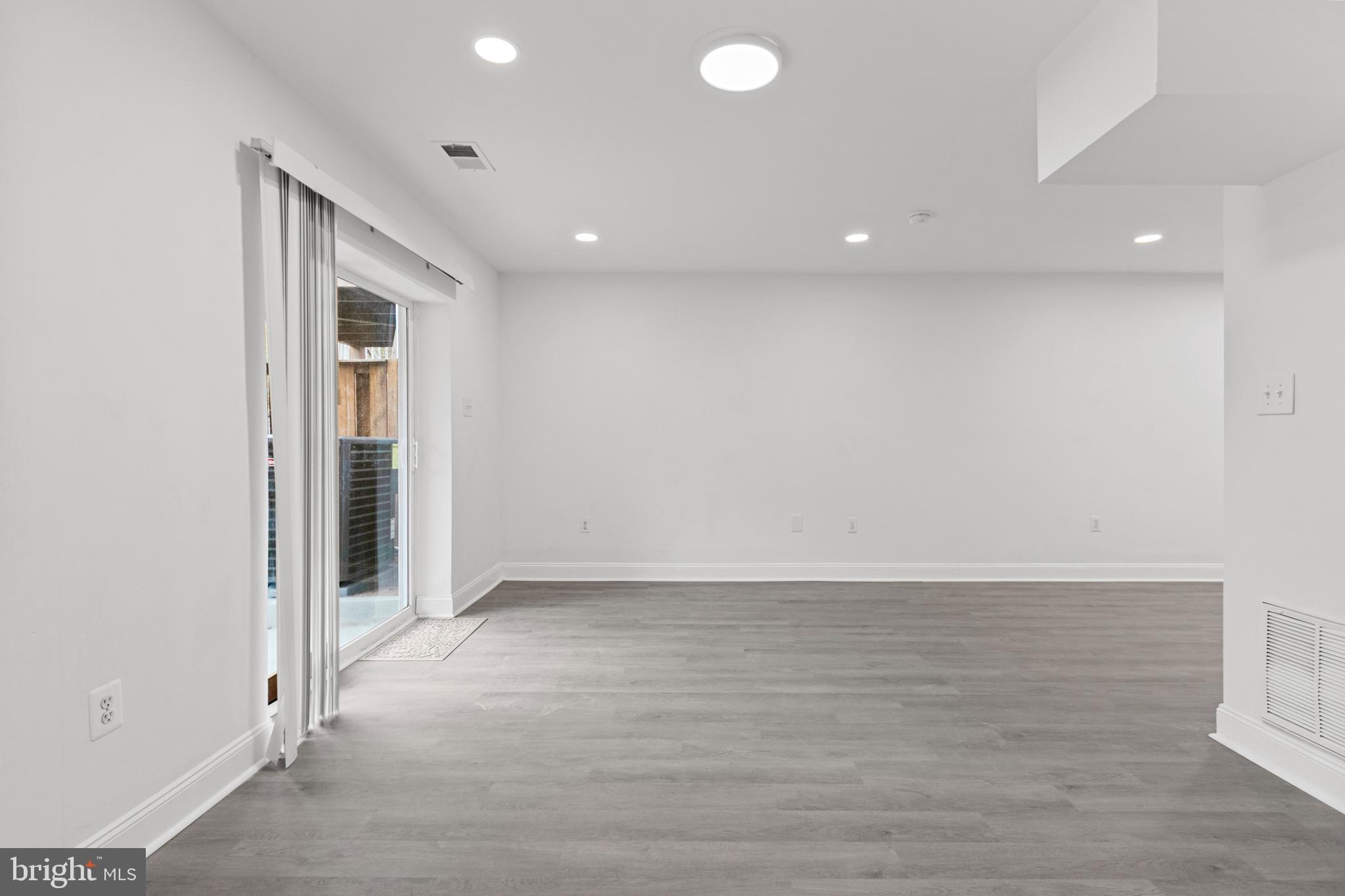 CHARLESTON TERRACE LA PLATA - Residential