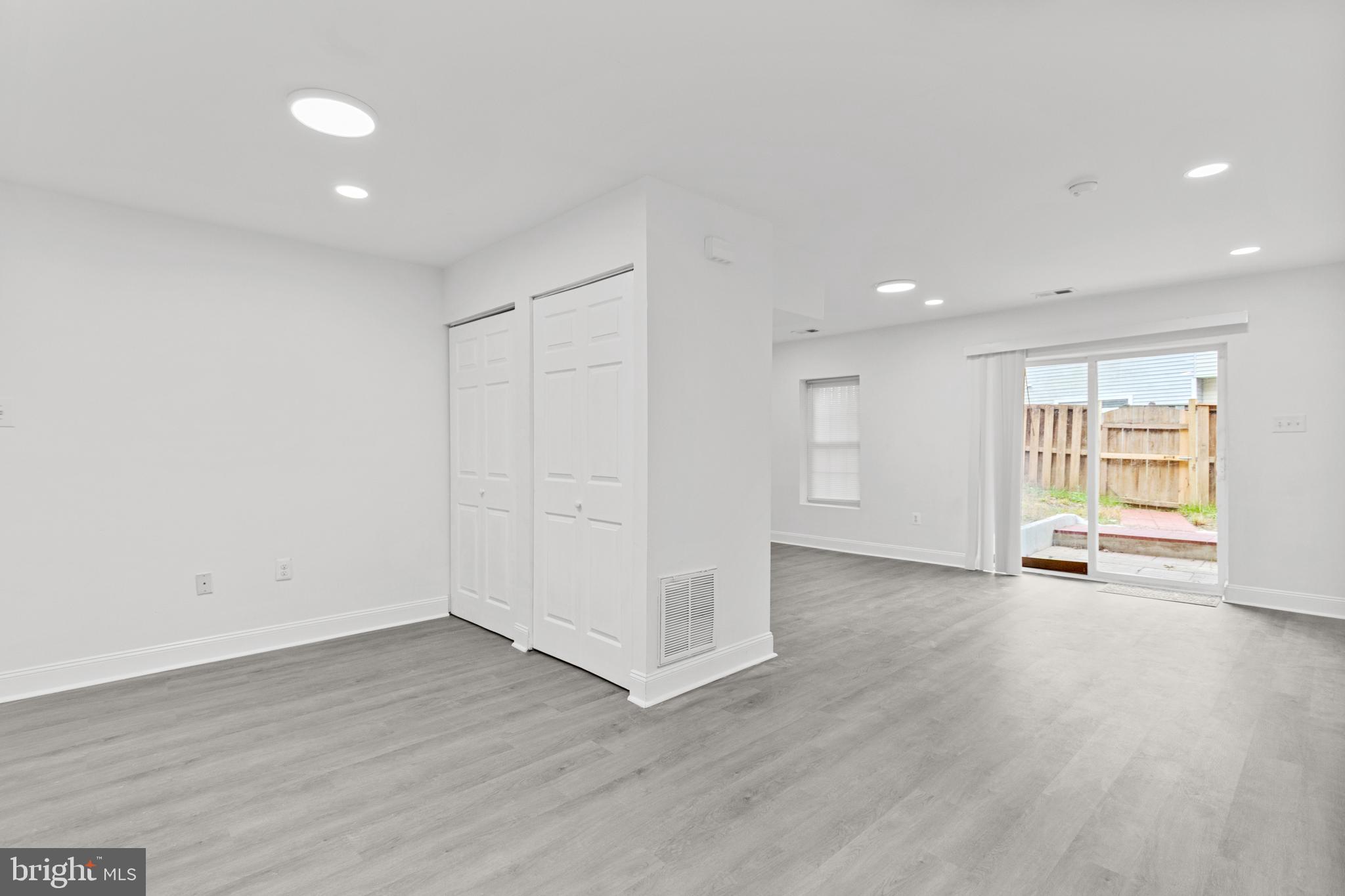 CHARLESTON TERRACE LA PLATA - Residential