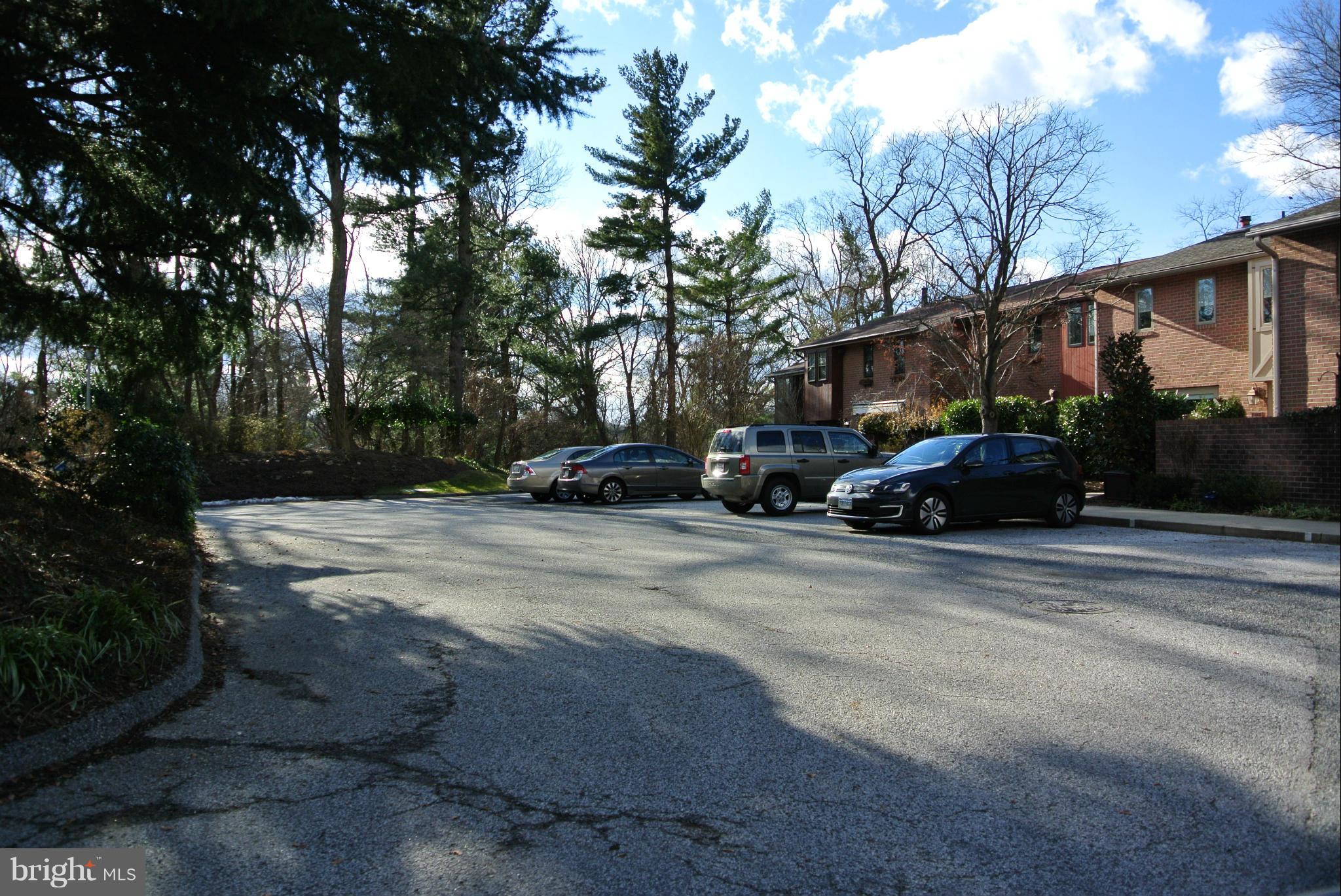 BUCKINGHAM MANOR - Residential Lease