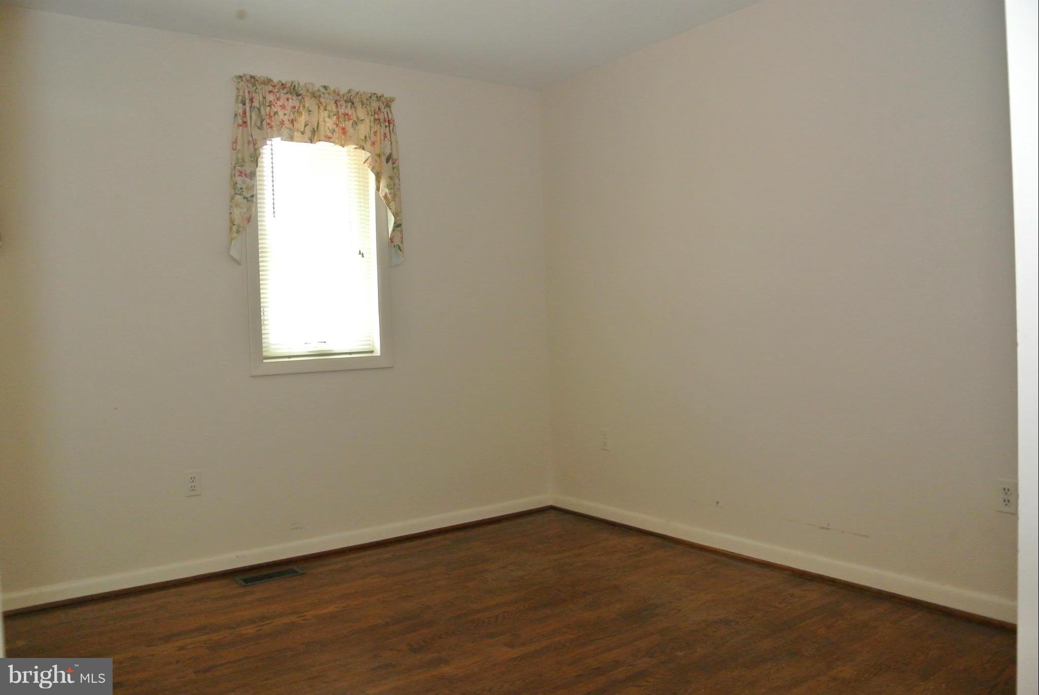 BUCKINGHAM MANOR - Residential Lease