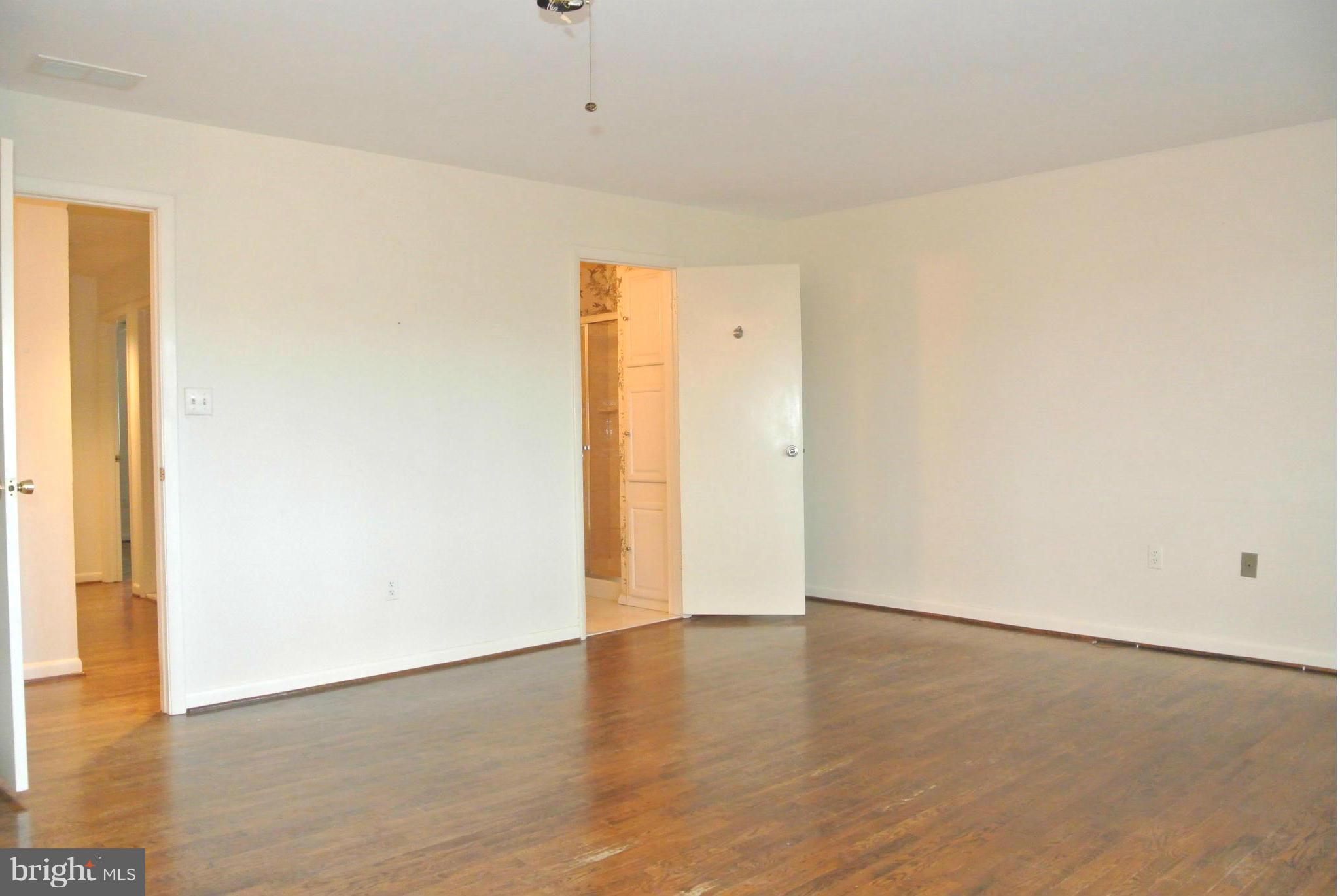 BUCKINGHAM MANOR - Residential Lease