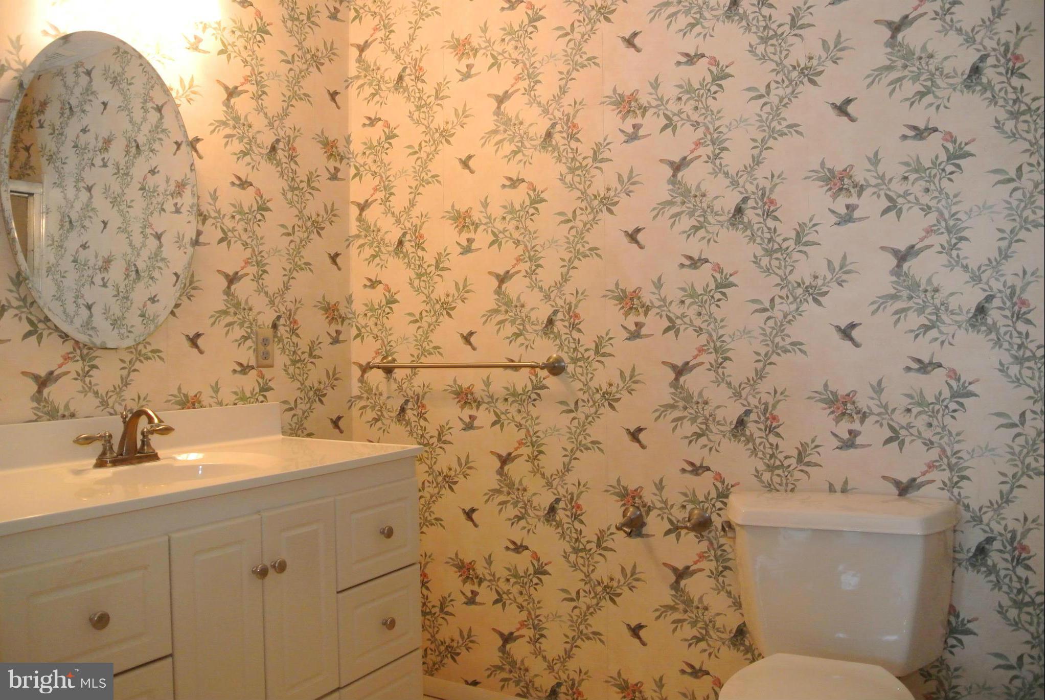 BUCKINGHAM MANOR - Residential Lease