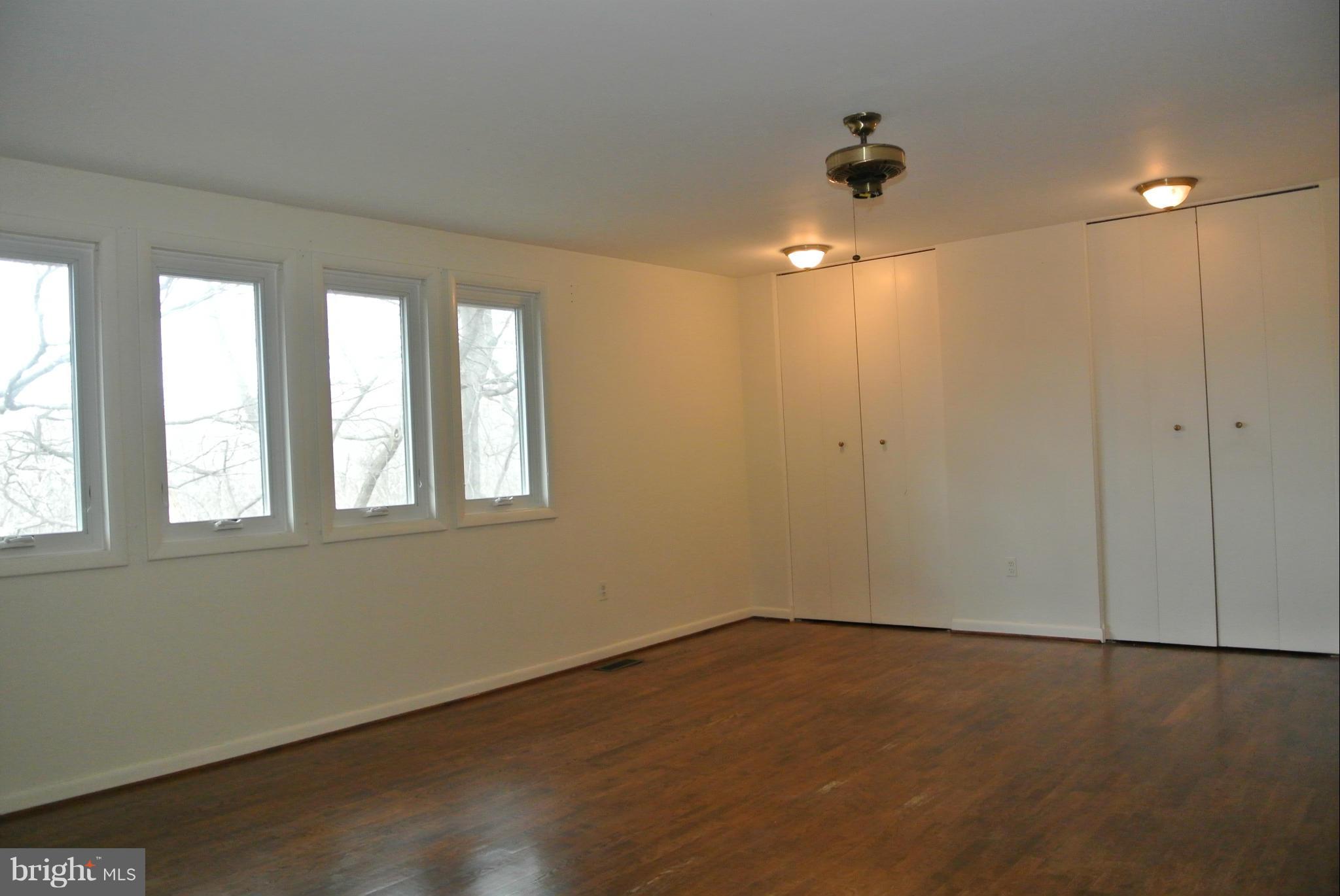 BUCKINGHAM MANOR - Residential Lease