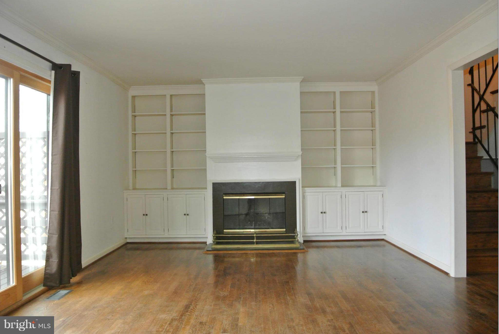 BUCKINGHAM MANOR - Residential Lease