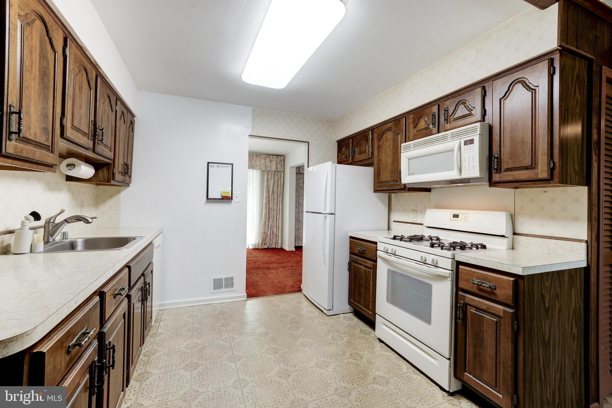 TANTALLON ON THE POTOMAC - Residential