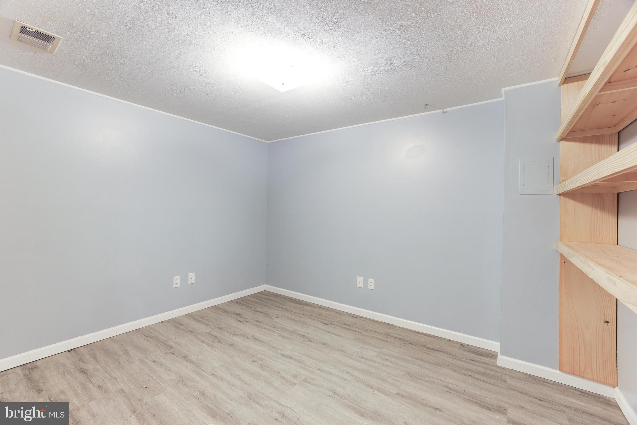 TANTALLON ON THE POTOMAC - Residential