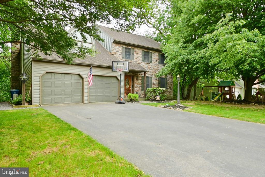 Photo of 3883 STERLING WAY, COLUMBIA, PA 17512 (MLS # PALA2034238)