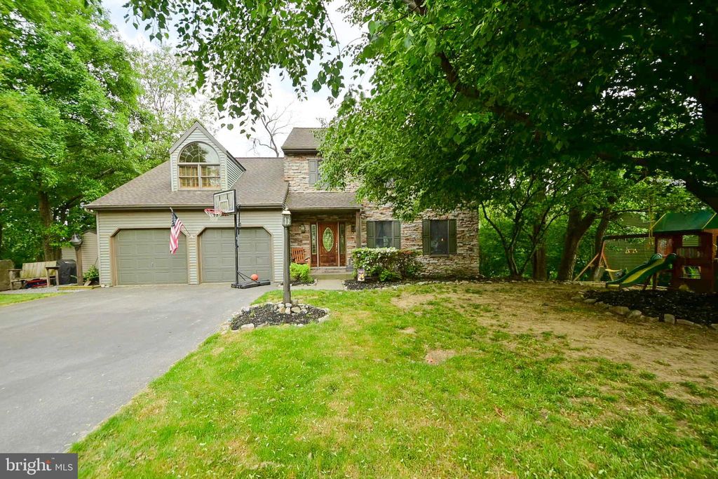 Photo of 3883 STERLING WAY, COLUMBIA, PA 17512 (MLS # PALA2034238)