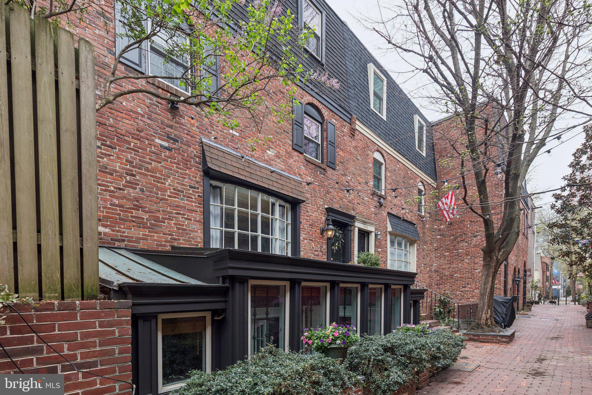 WASHINGTON SQ WEST - Residential