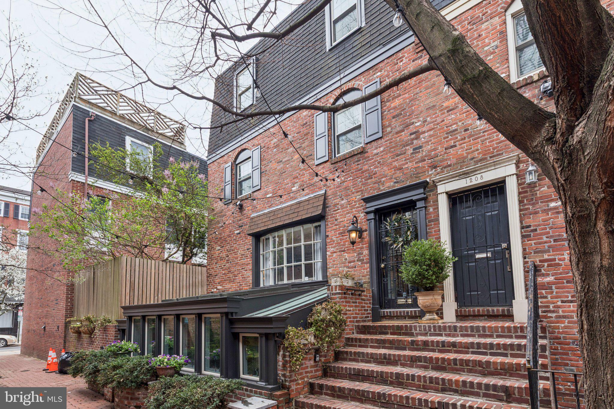 WASHINGTON SQ WEST - Residential