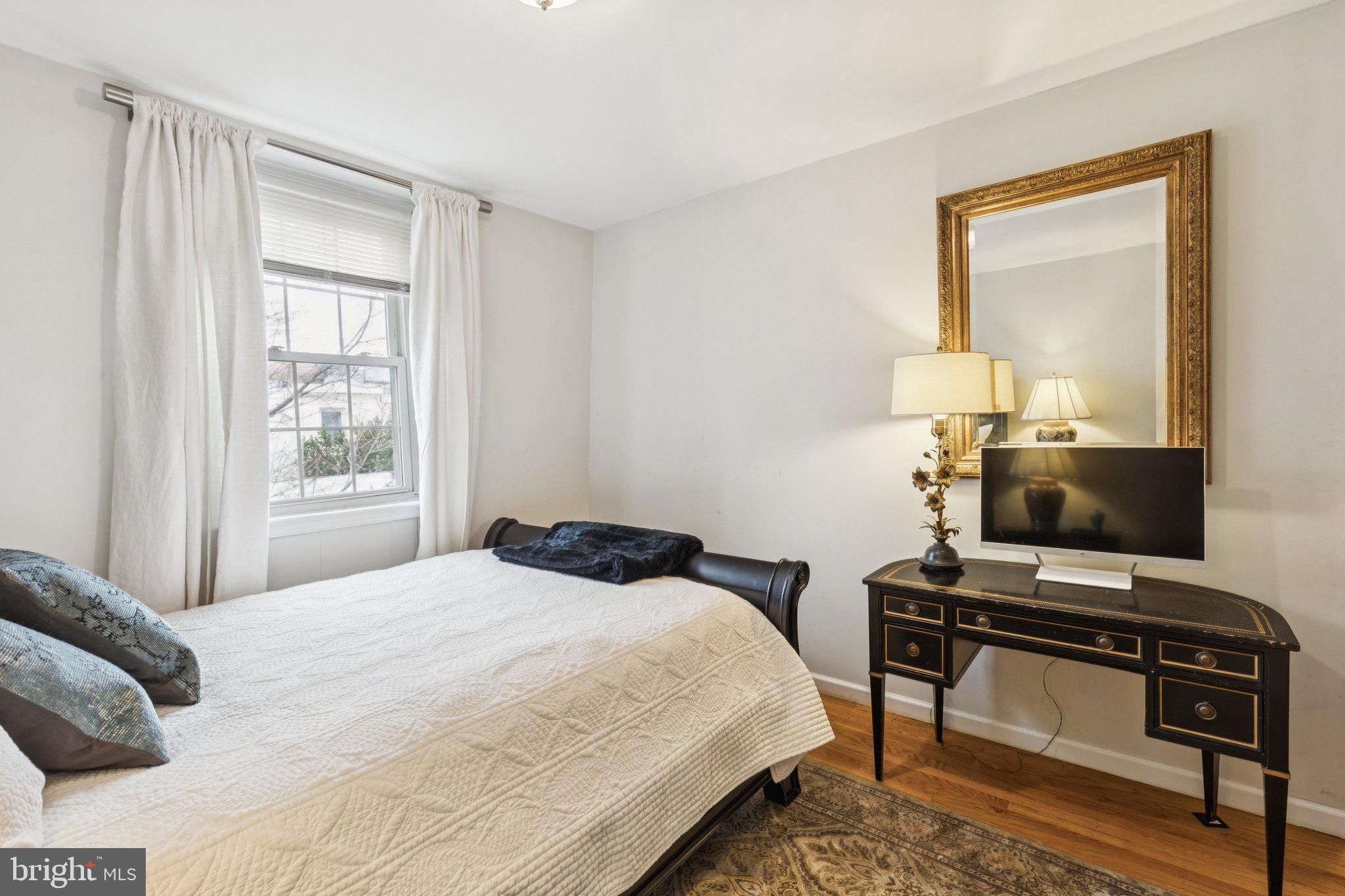 WASHINGTON SQ WEST - Residential