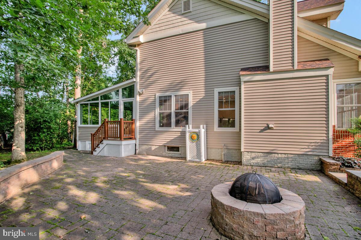 11801 POND CREST COURT