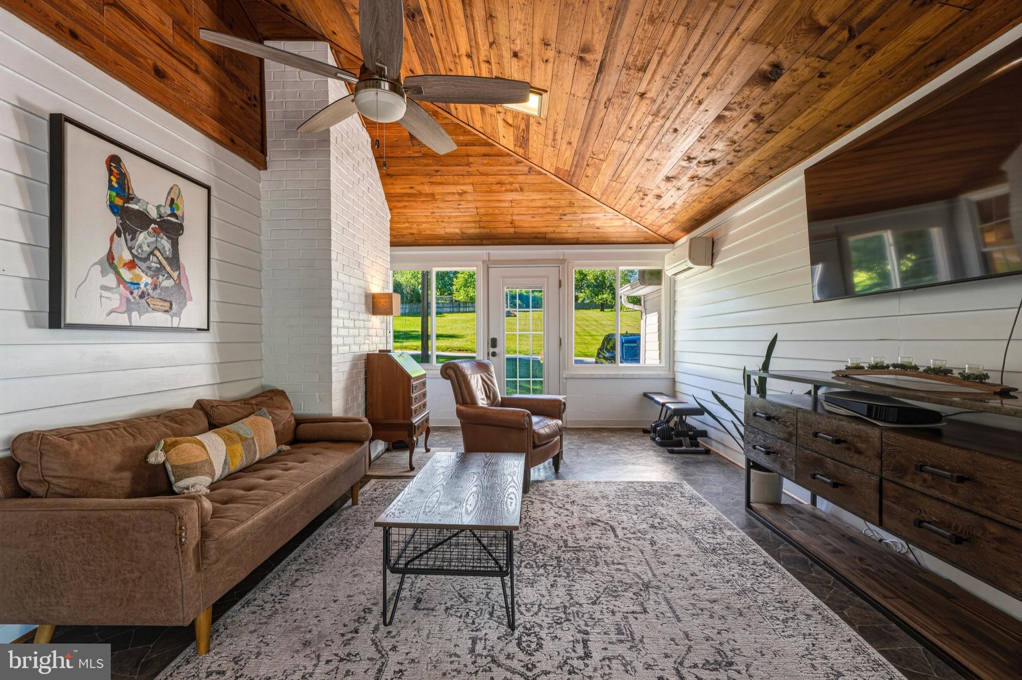 1102 GREENWAY ROAD