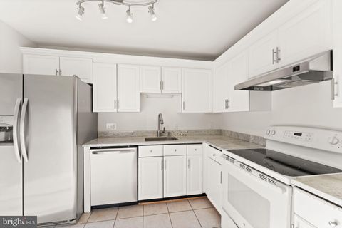 6001 LITTLE BROOK COURT CLIFTON VA 20124