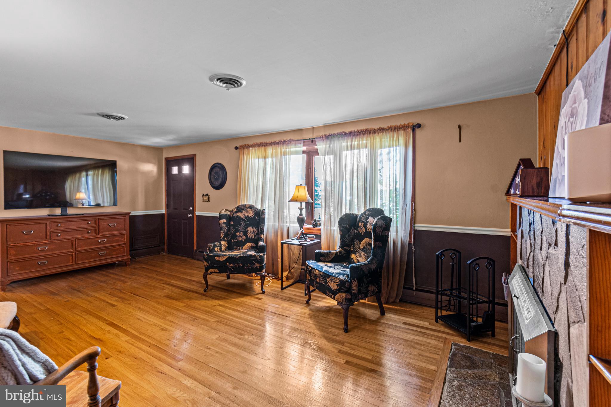 TULIP HILL - Residential