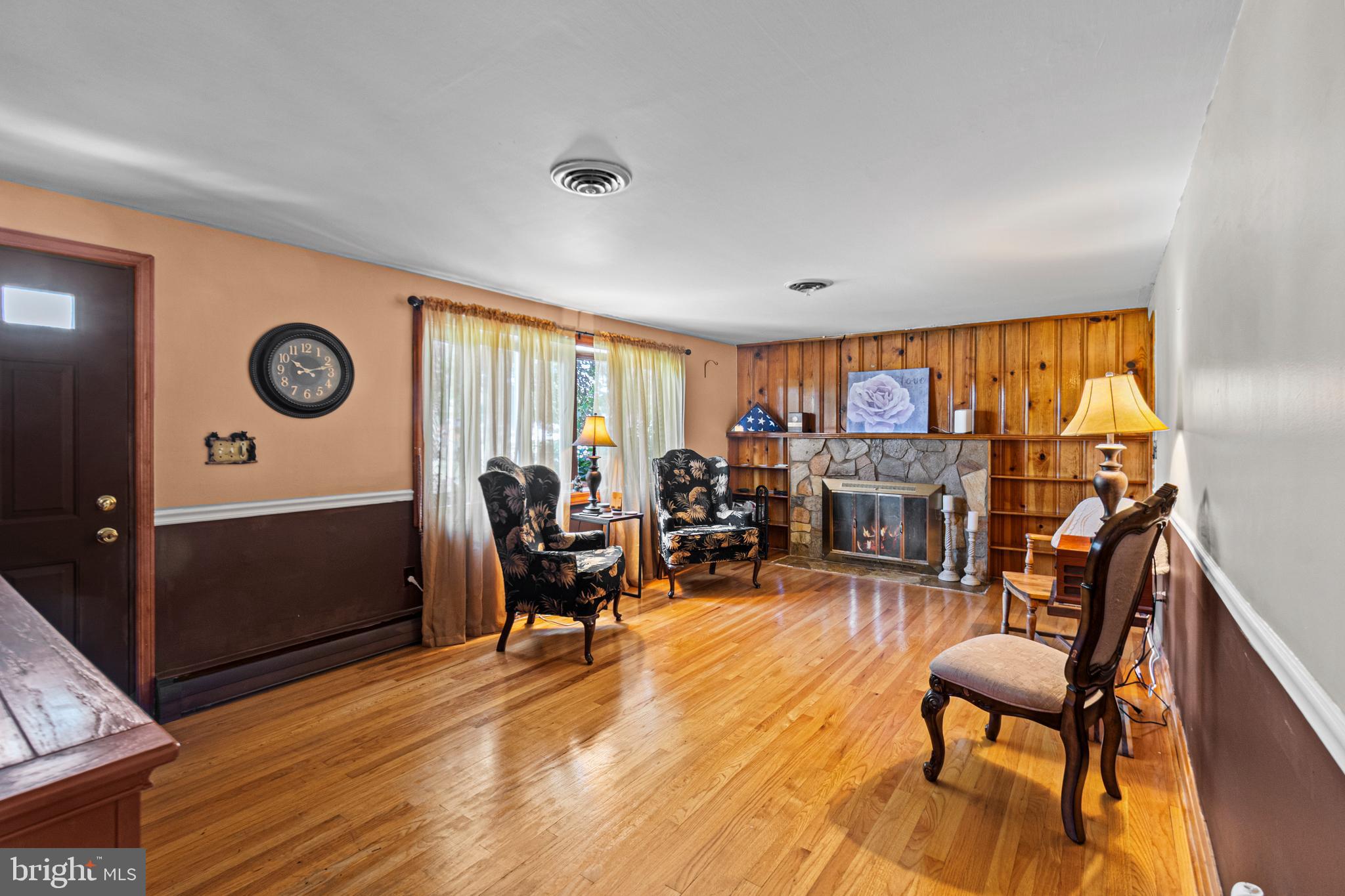 TULIP HILL - Residential