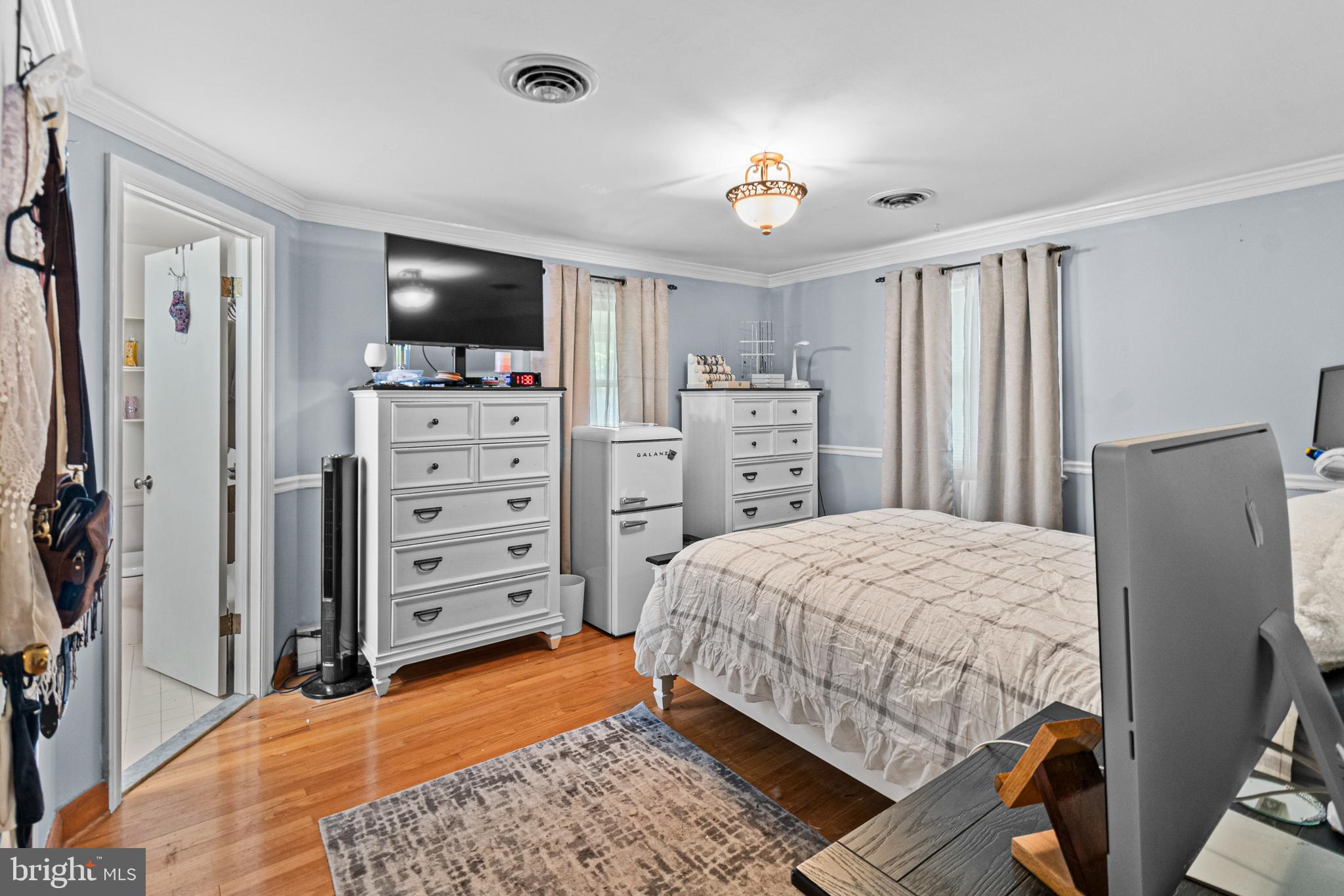 TULIP HILL - Residential