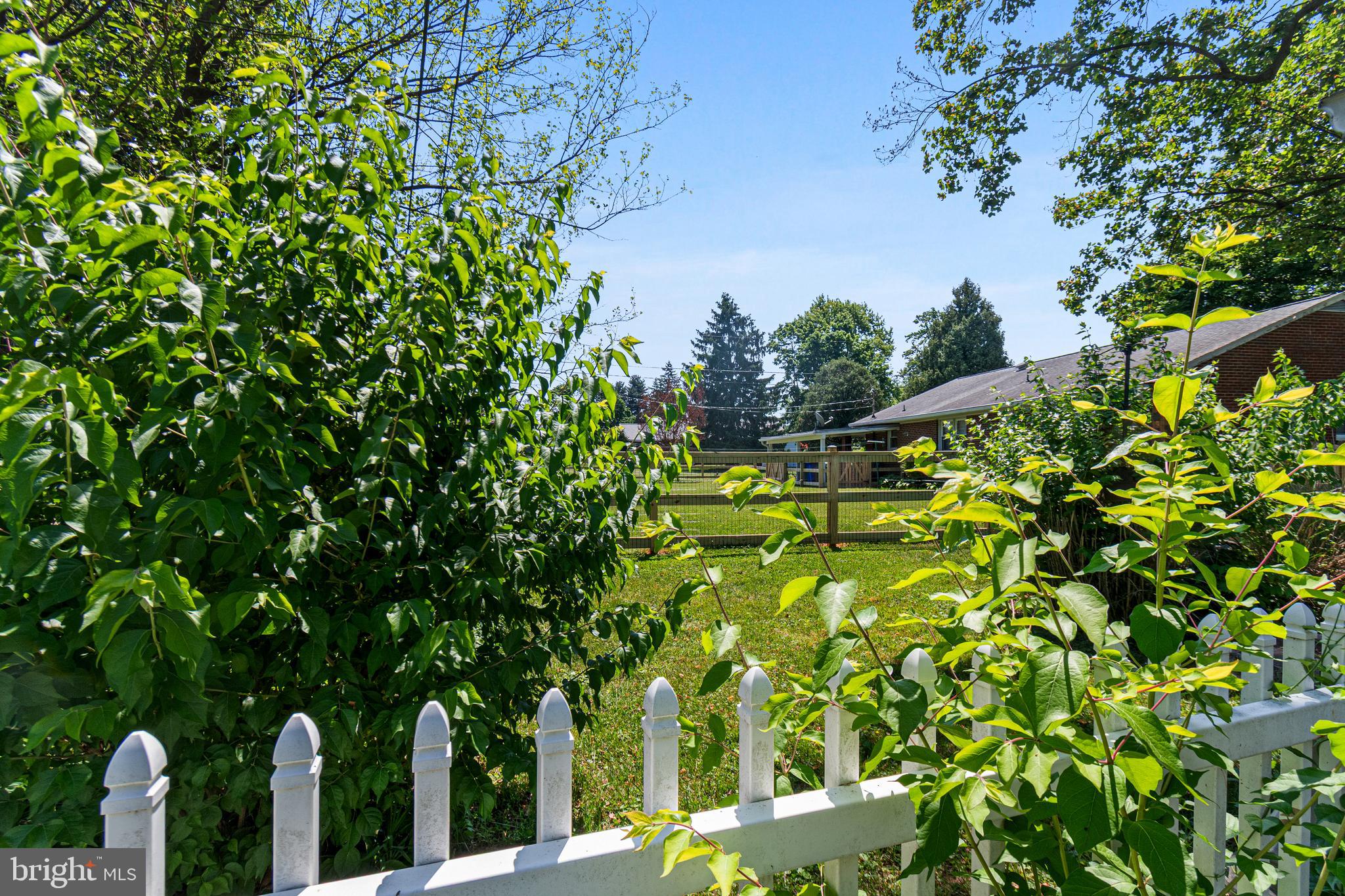 TULIP HILL - Residential