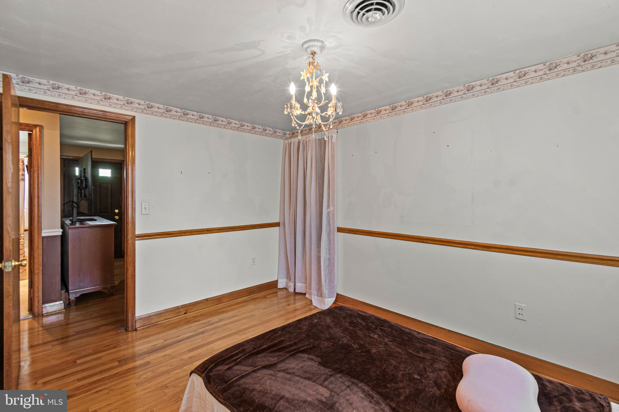 TULIP HILL - Residential