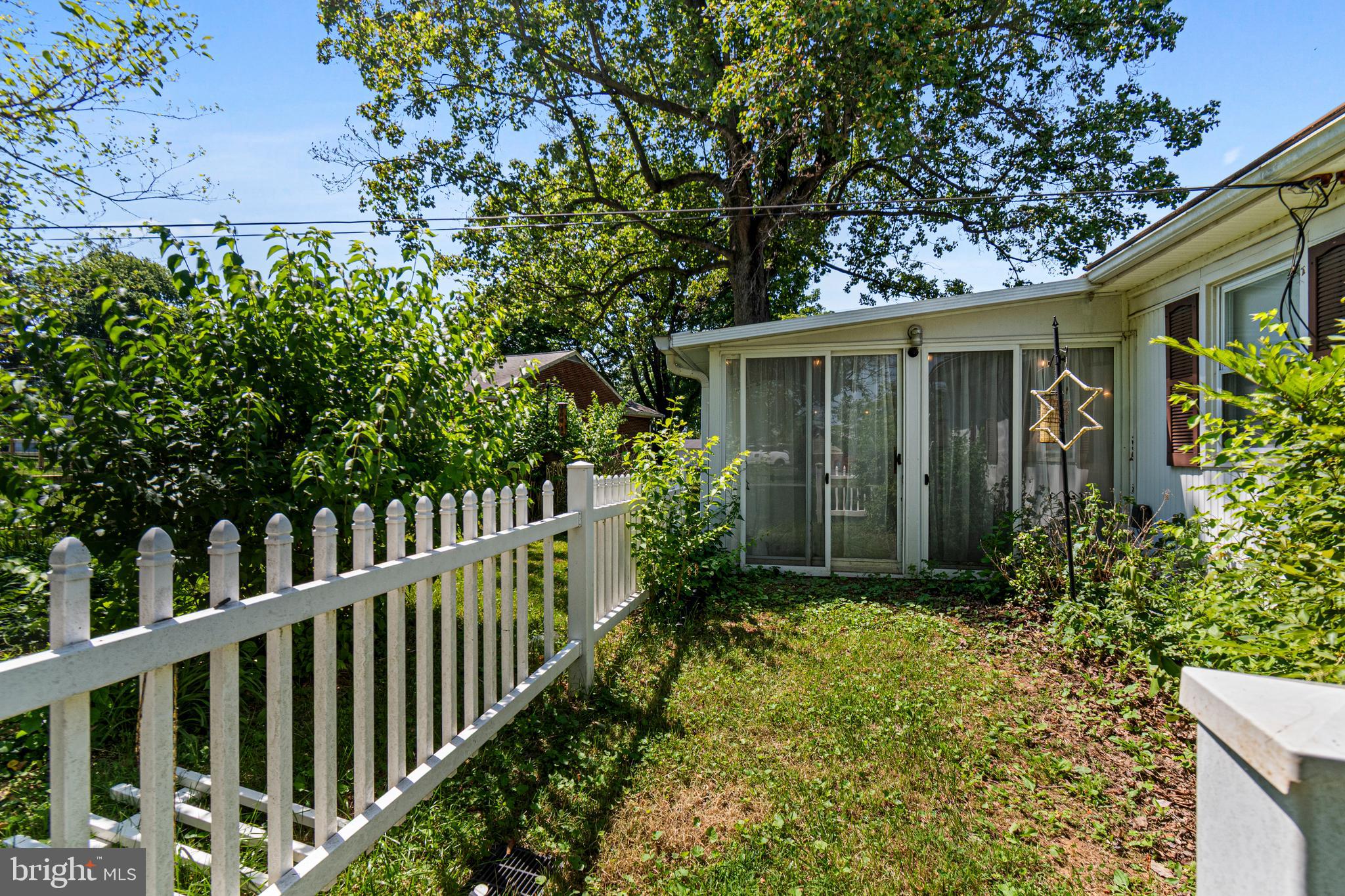 TULIP HILL - Residential