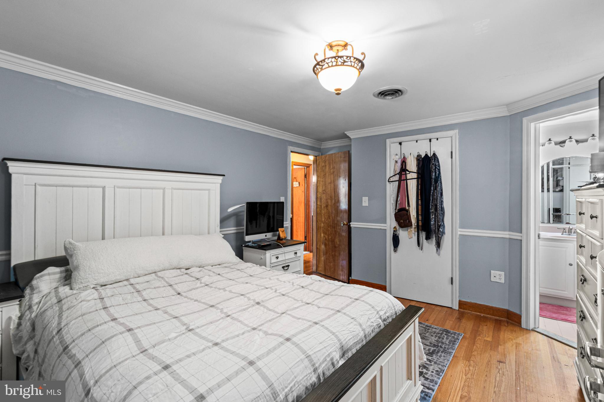 TULIP HILL - Residential