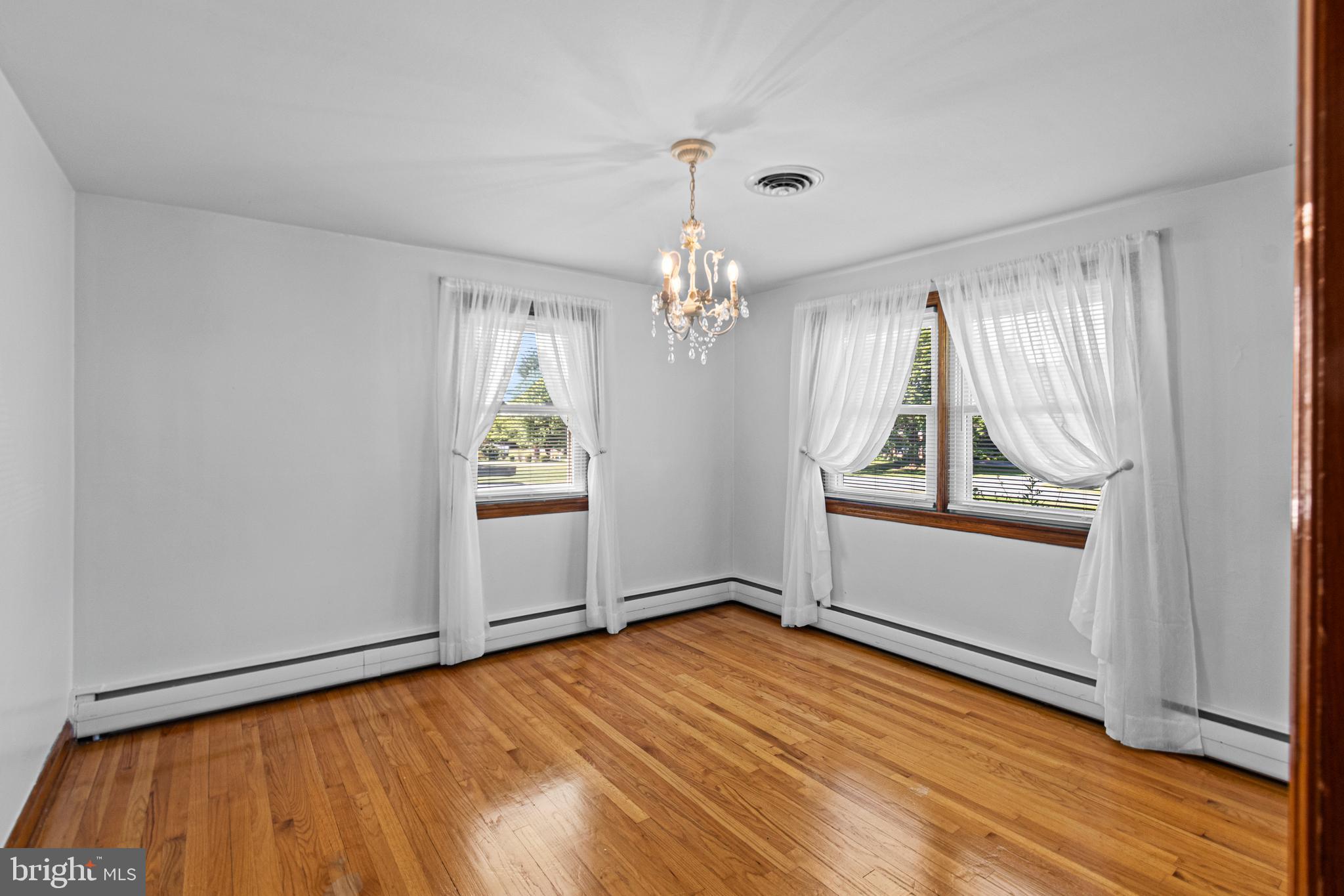 TULIP HILL - Residential
