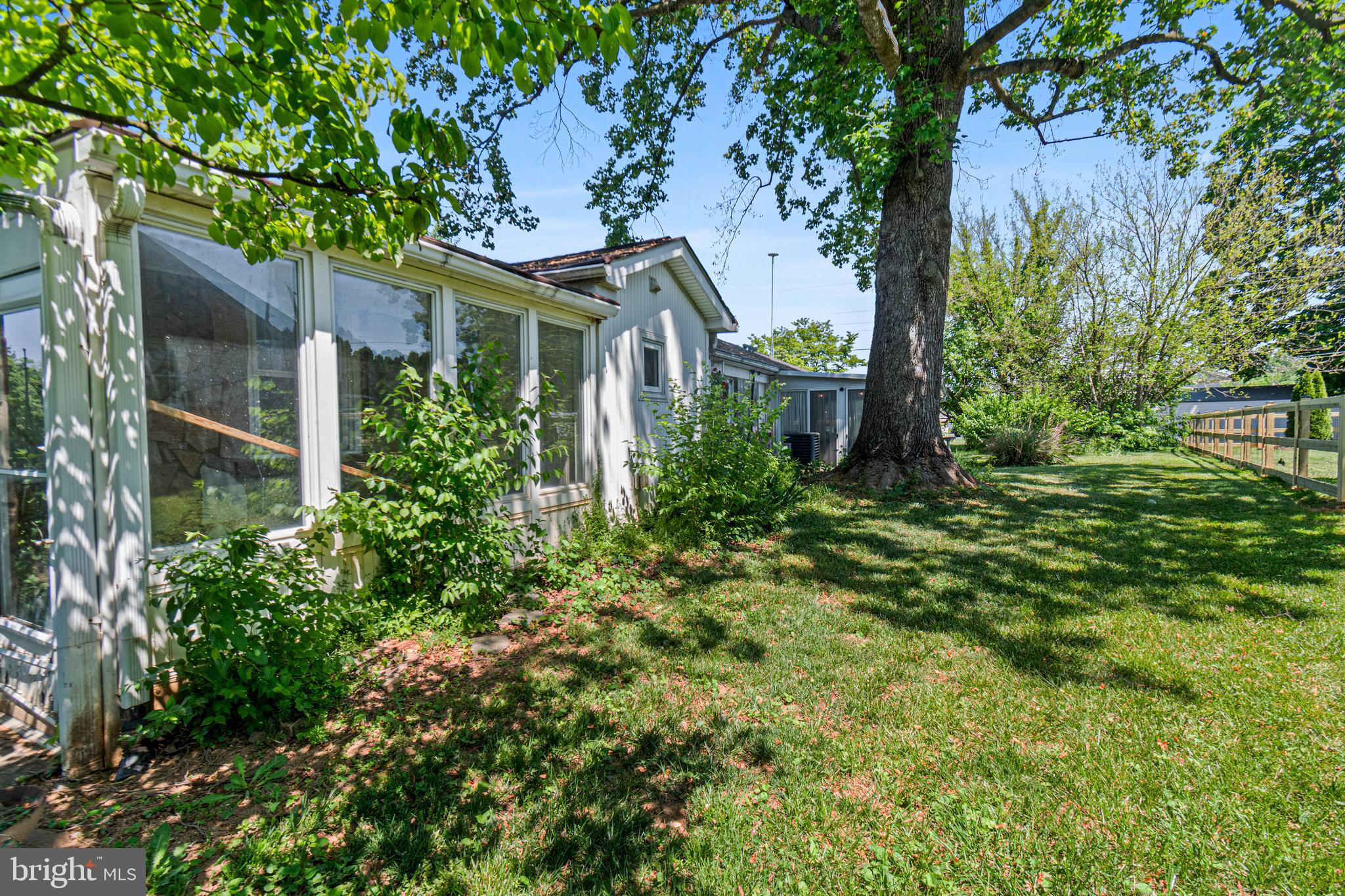 TULIP HILL - Residential