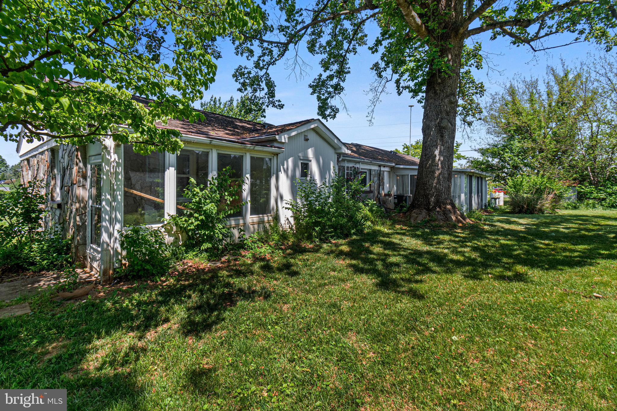 TULIP HILL - Residential