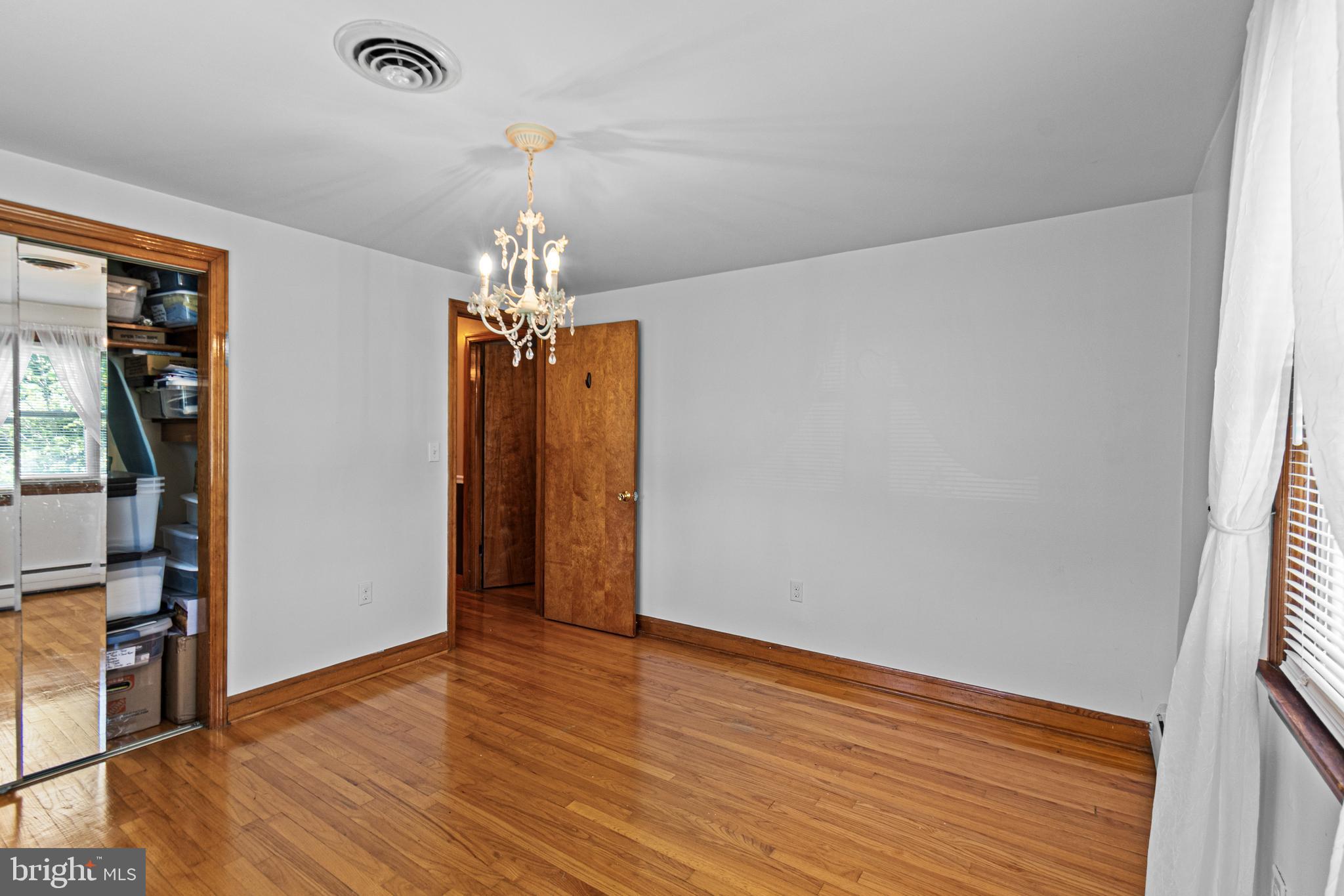 TULIP HILL - Residential