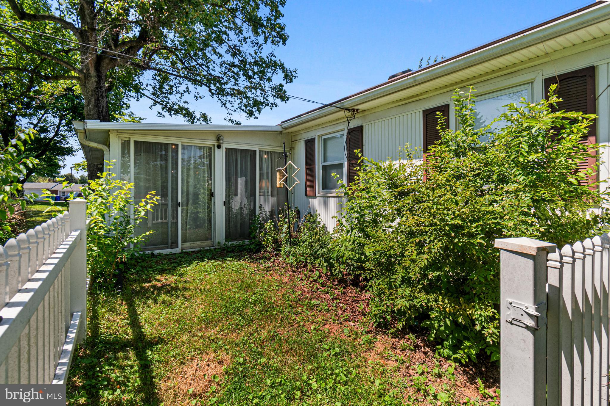 TULIP HILL - Residential
