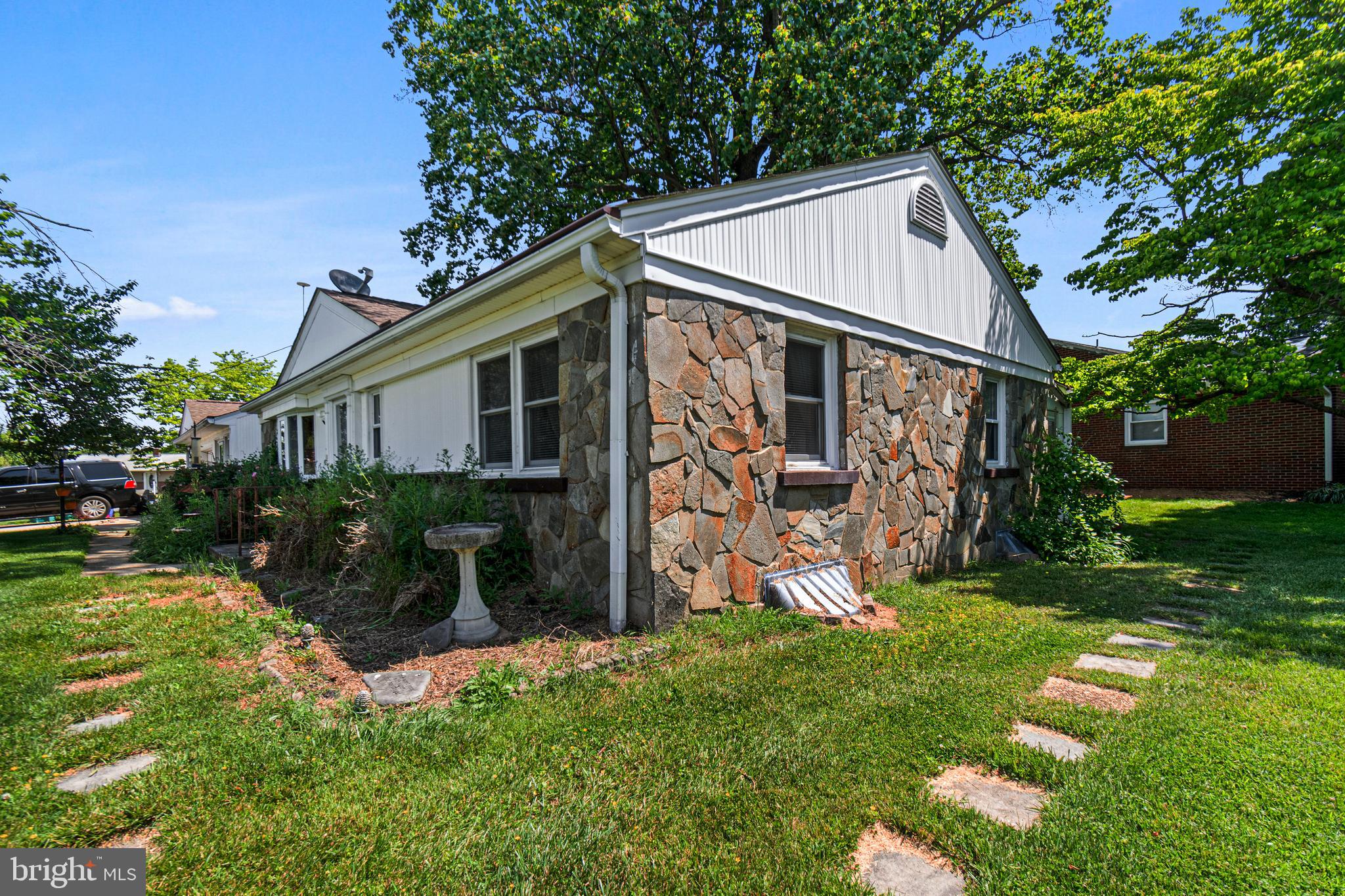 TULIP HILL - Residential