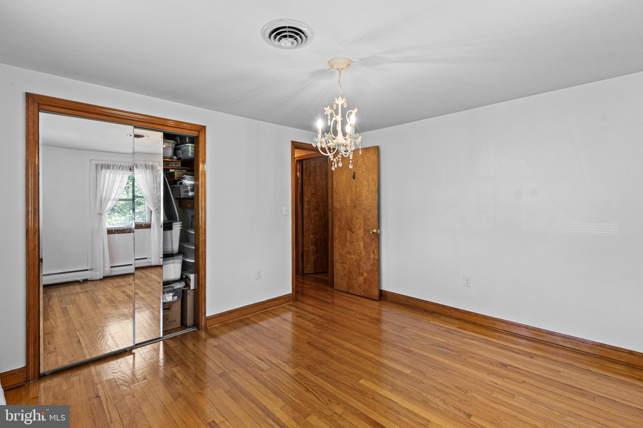 TULIP HILL - Residential