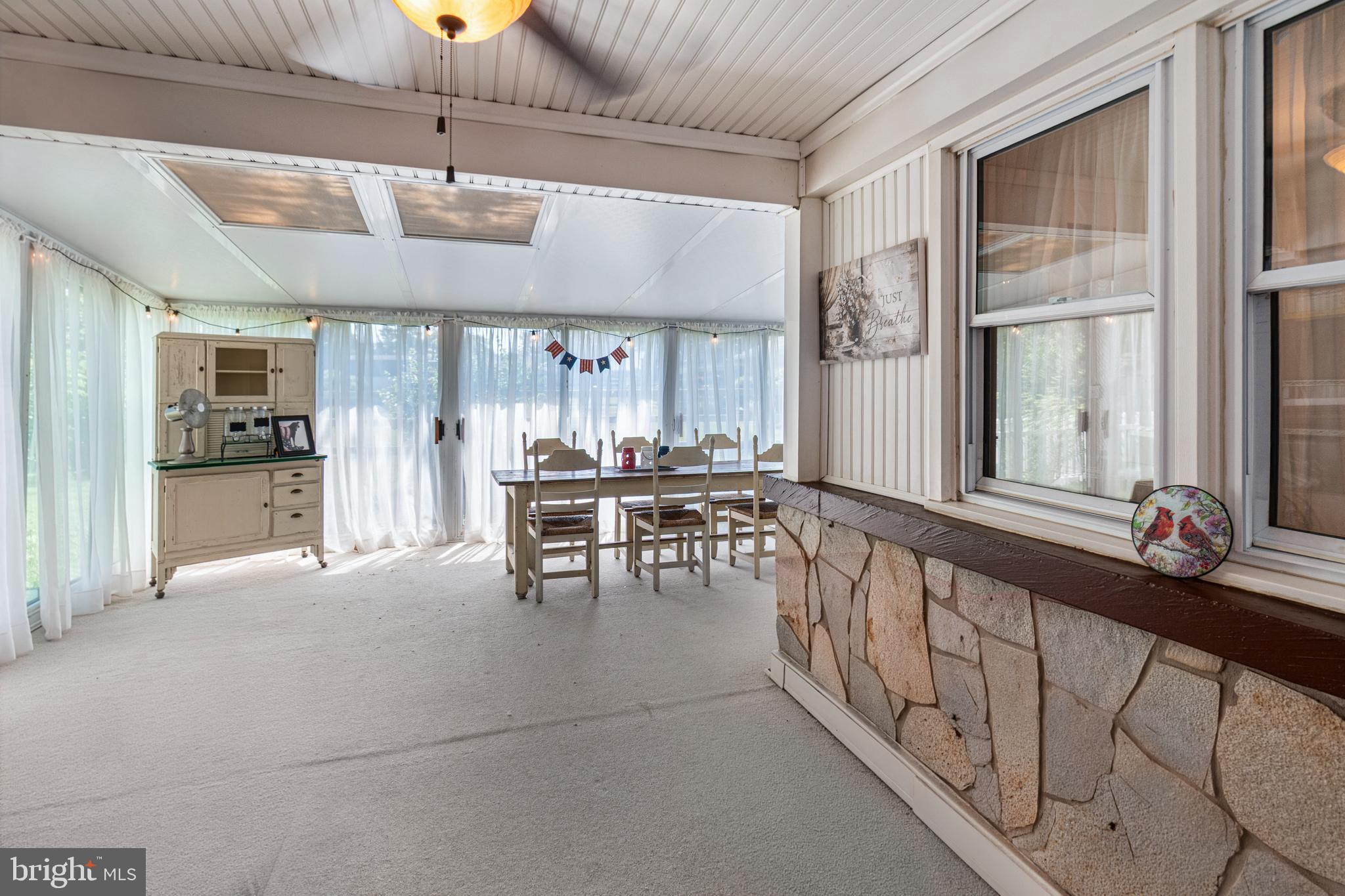 TULIP HILL - Residential