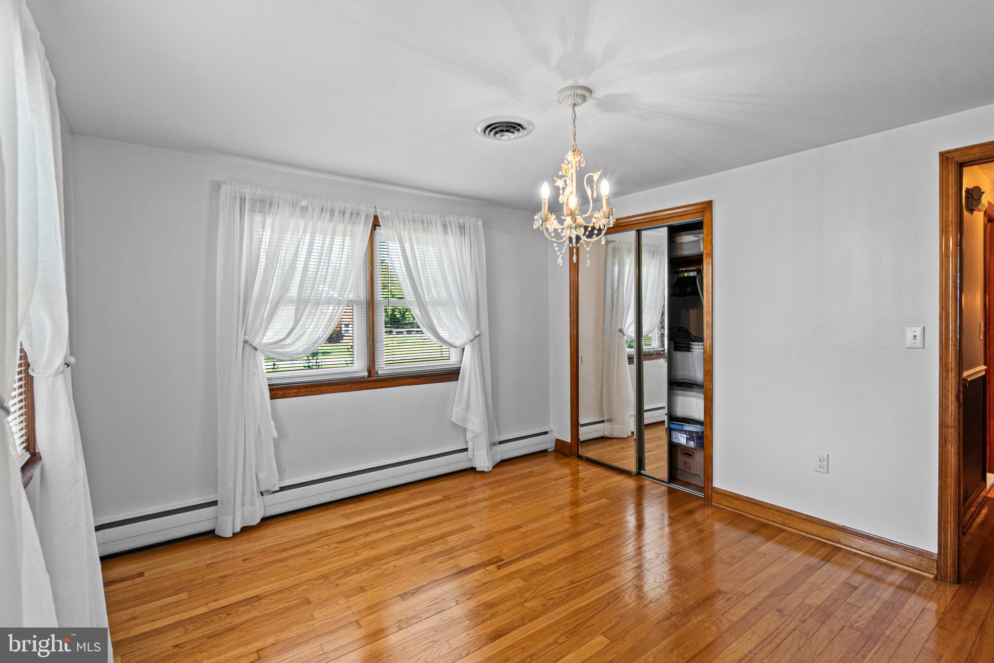 TULIP HILL - Residential