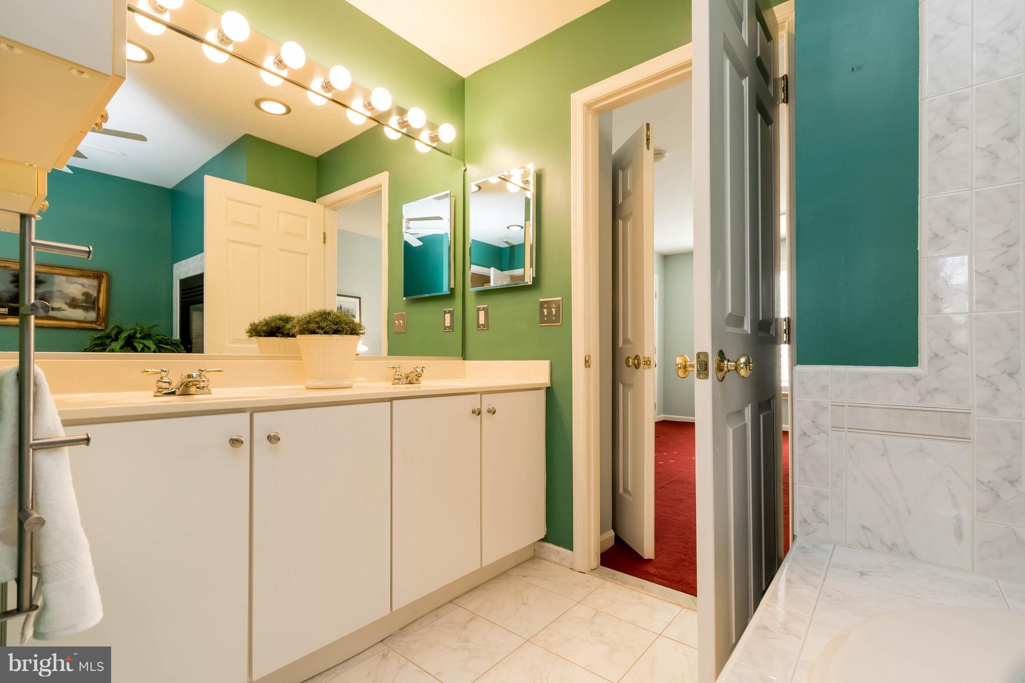 SOUTH RIDING - Residential