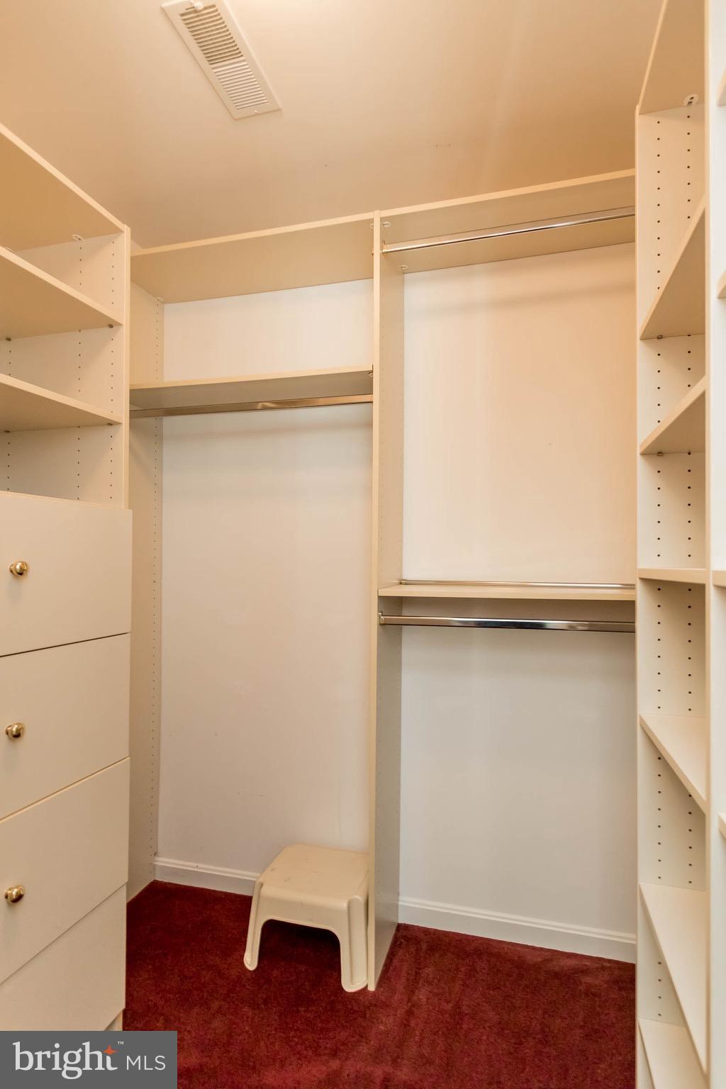 SOUTH RIDING - Residential