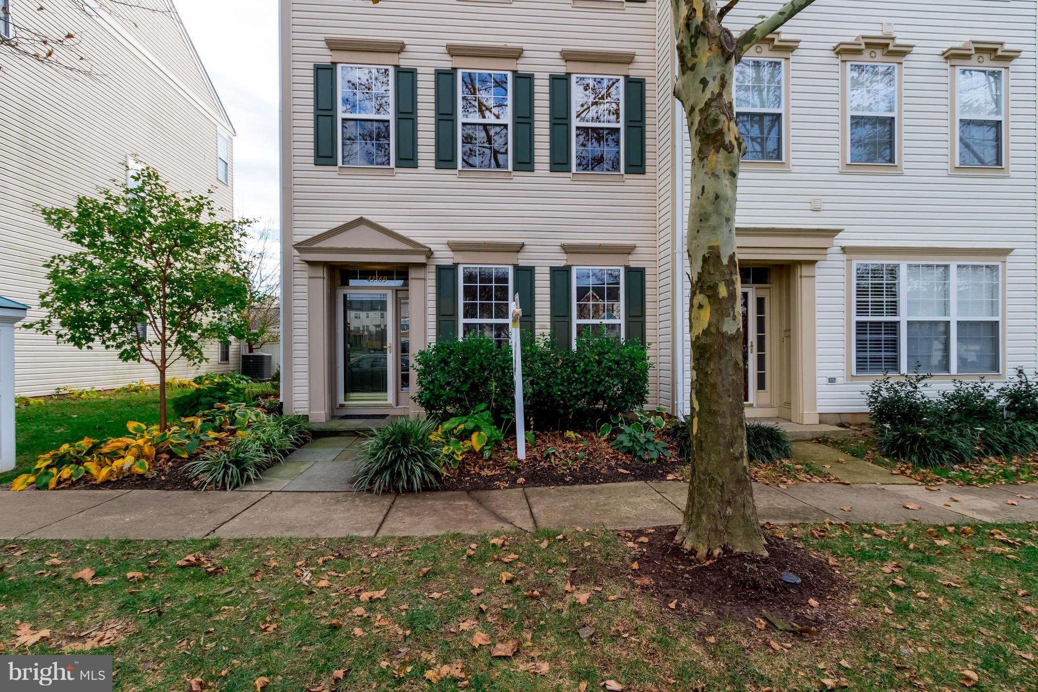 SOUTH RIDING - Residential