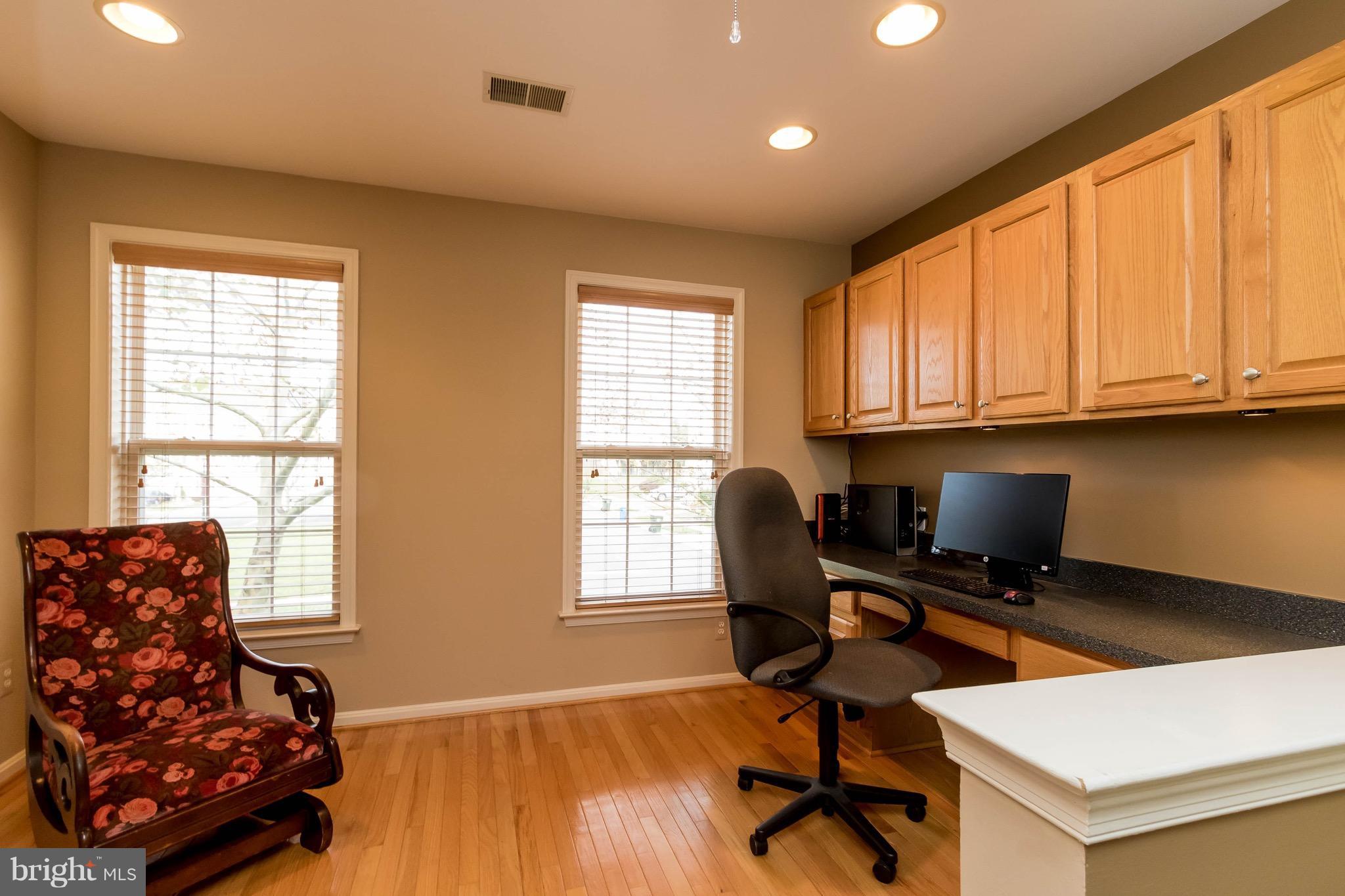 SOUTH RIDING - Residential