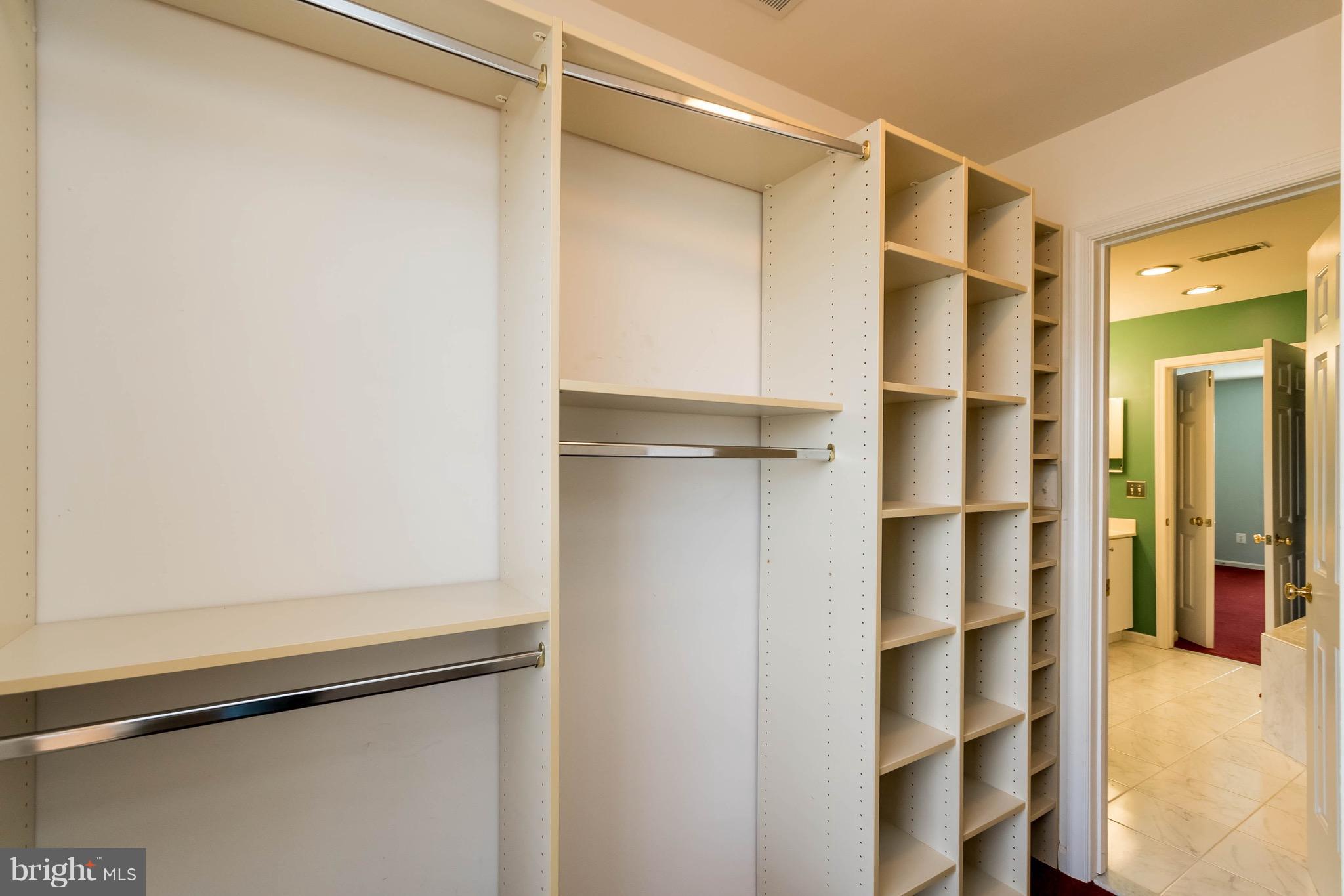 SOUTH RIDING - Residential