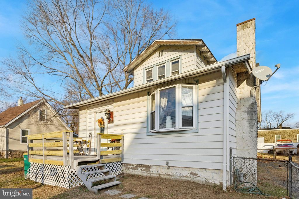 Photo of 405 Cedar Avenue, CROYDON, PA 19021 (MLS # PABU2109770)