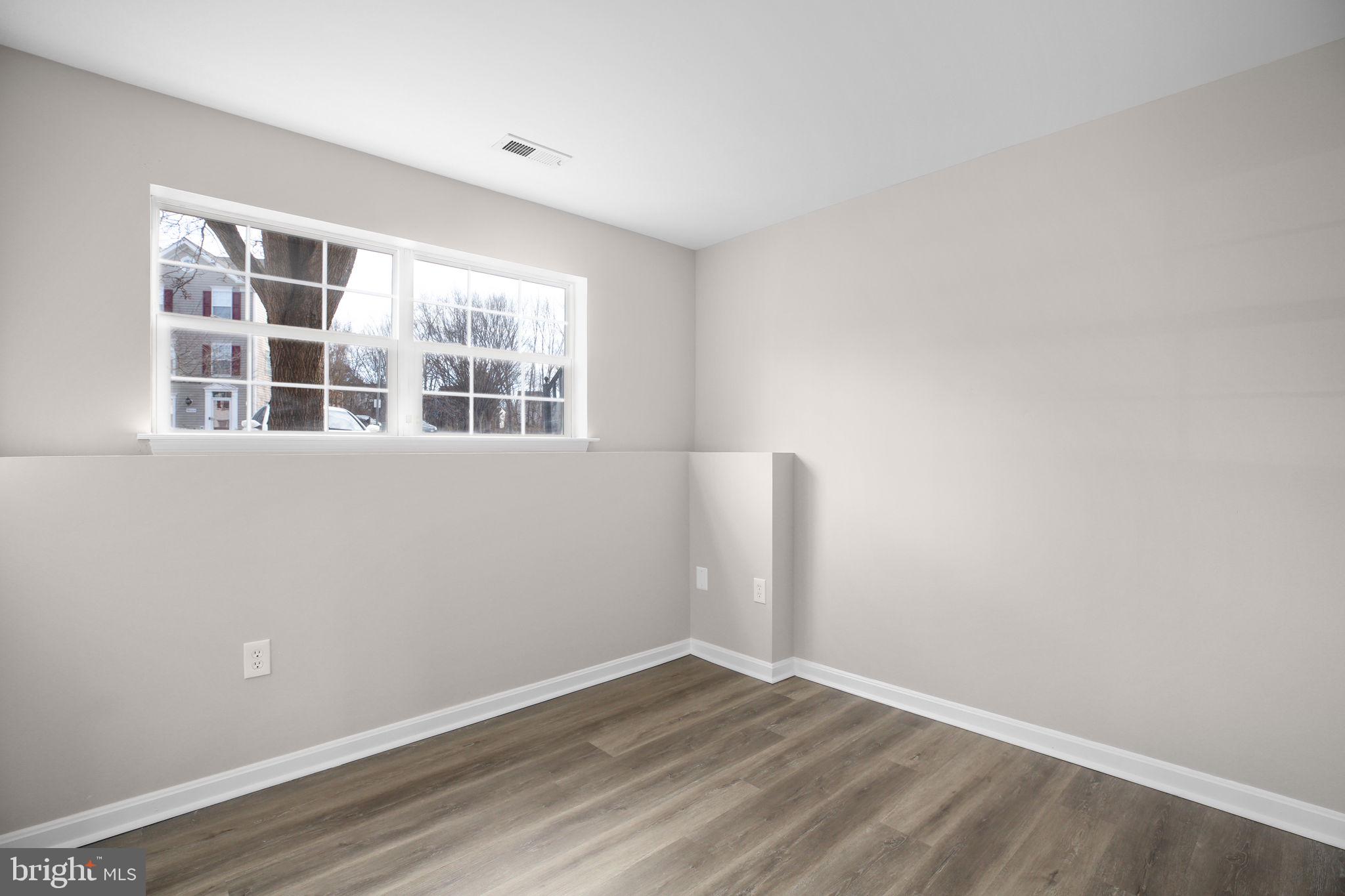 WELLINGTON/CLOVERHILL - Residential