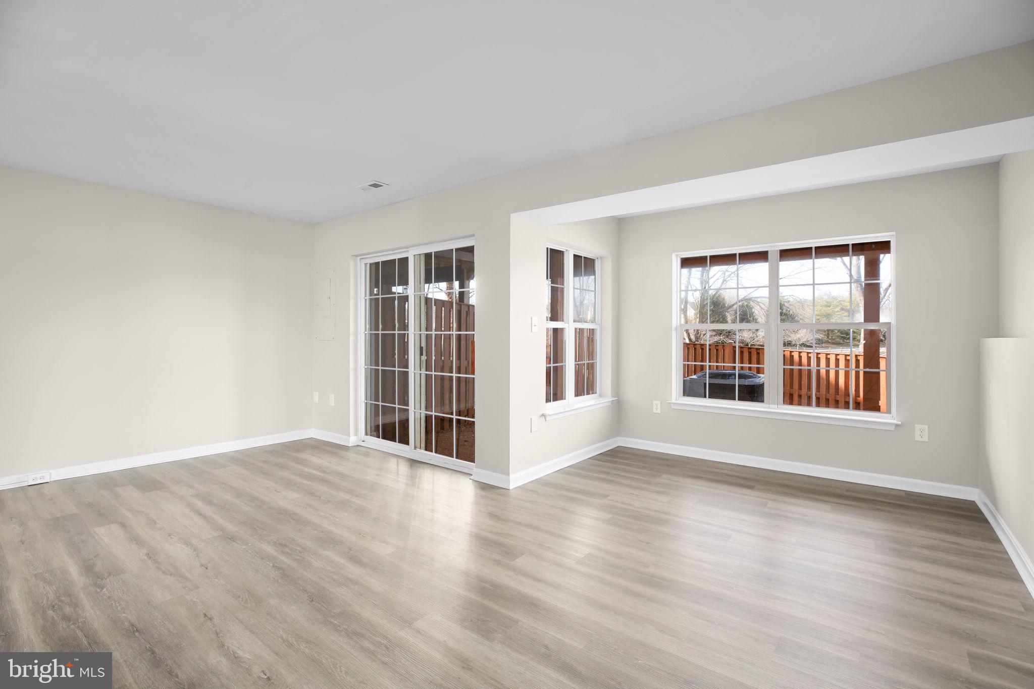 WELLINGTON/CLOVERHILL - Residential