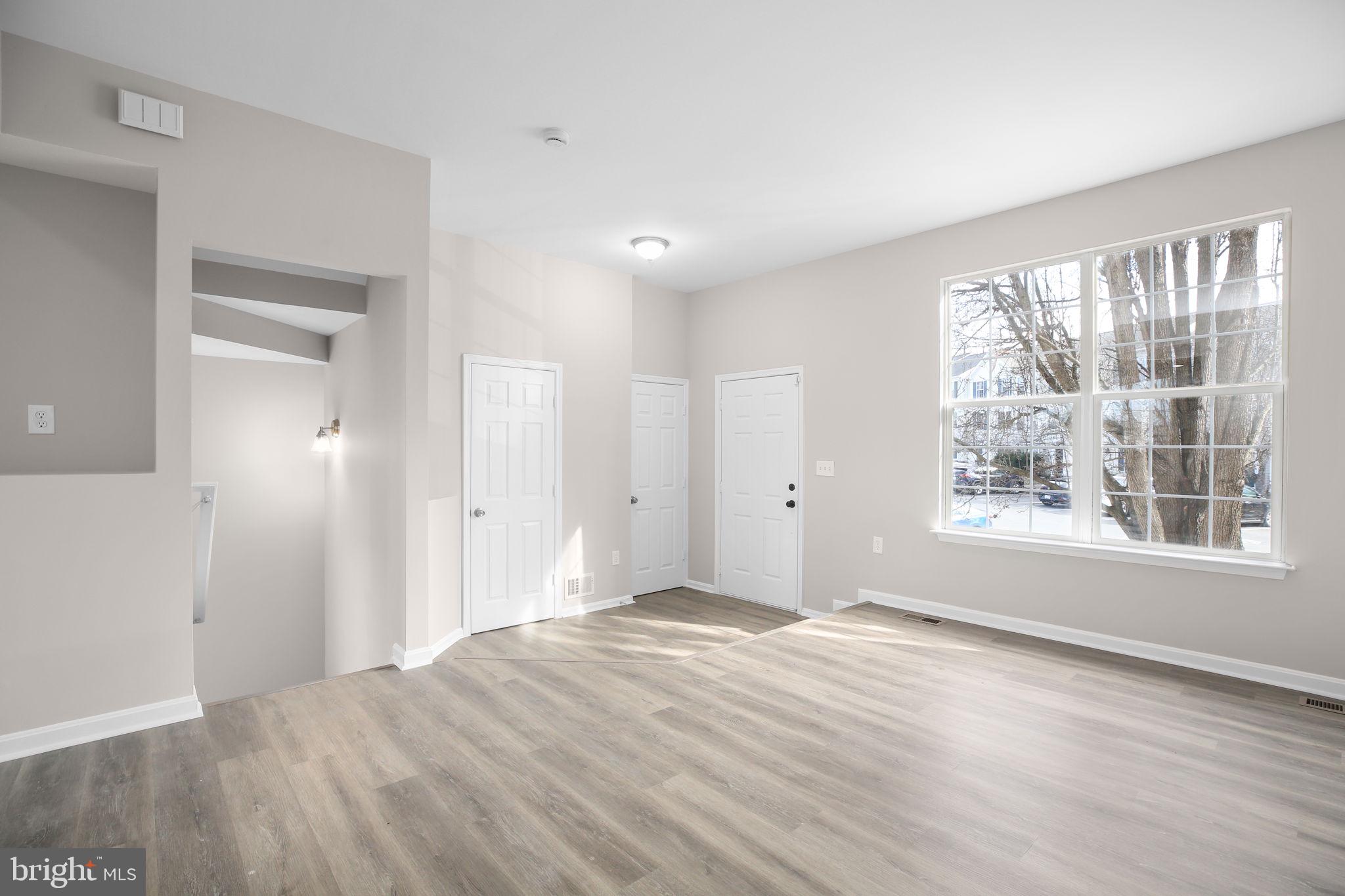 WELLINGTON/CLOVERHILL - Residential