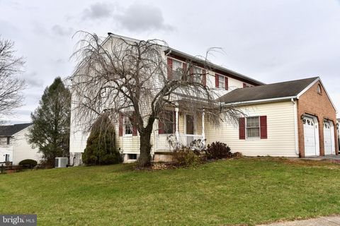 Photo of 66 RED STONE CIR, REINHOLDS, PA 17569 (MLS # PALA2028658)