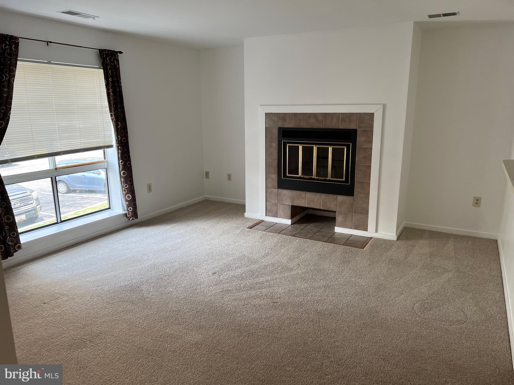 BEDFORD COMMONS - Residential Lease