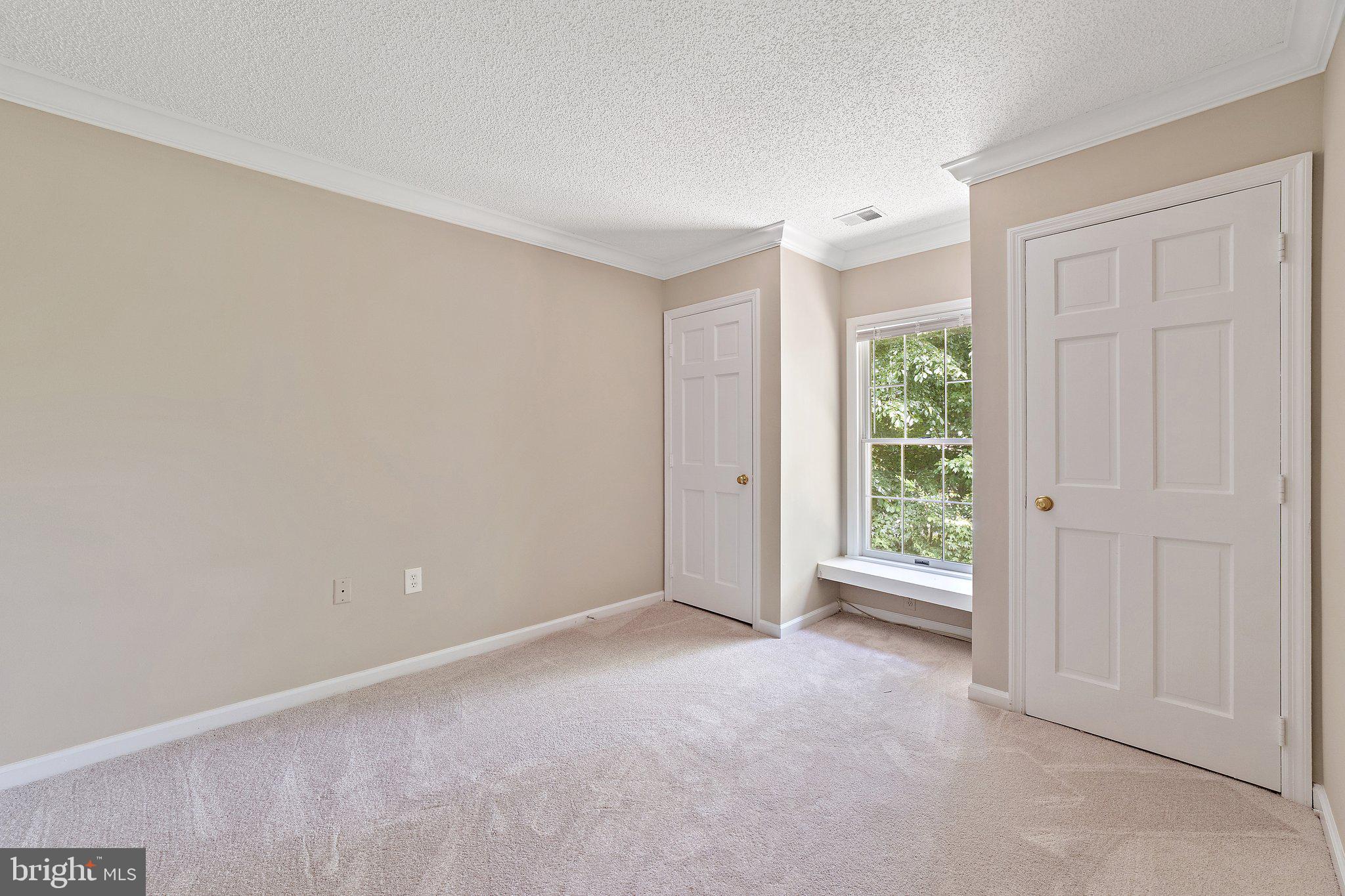 GLEN HOLLOW - Residential Lease